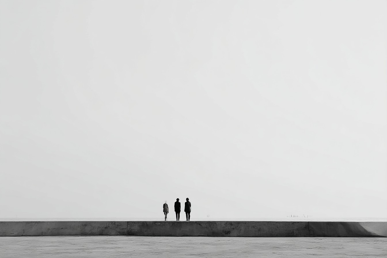 im1979_Minimalist_Photography_Capturing_SimplicityTechniques__20fe0195-b988-457c-aed7-74d970243f8f_2